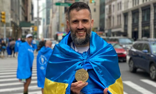 Відомий український політик упевнено подолав нью-йоркський марафон