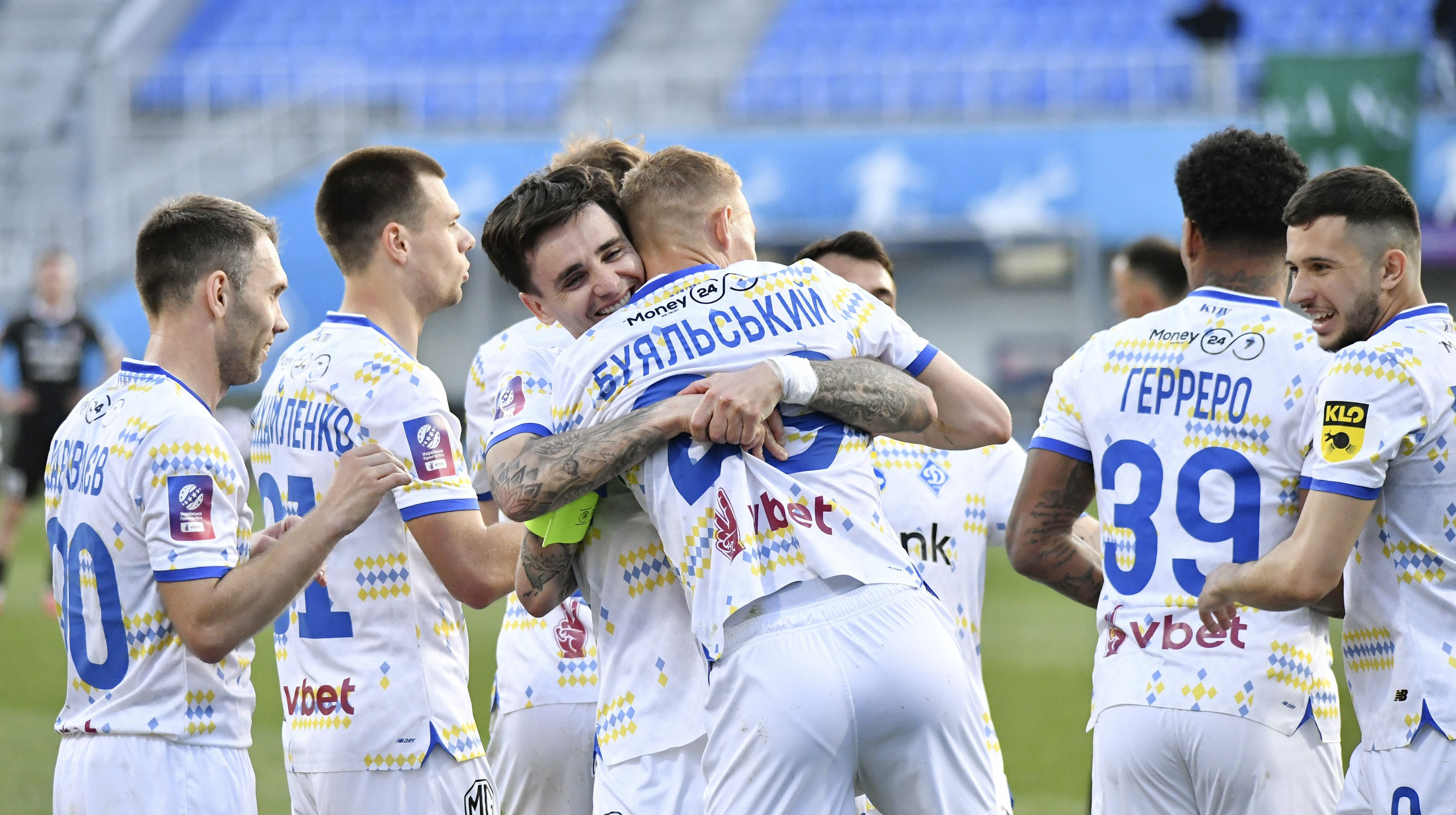 Готов отпустить бесплатно: Суркис – о продлении контракта с капитаном