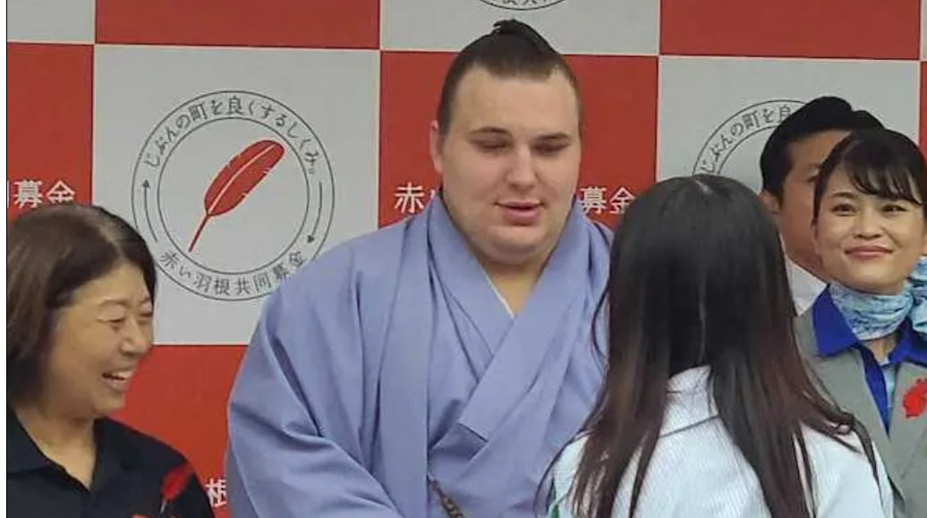 Зірковий український сумоїст відвідав благодійний захід у Японії