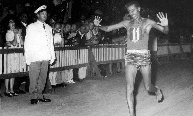 60 років тому ефіопський марафонець босоніж виграв Олімпійські ігри