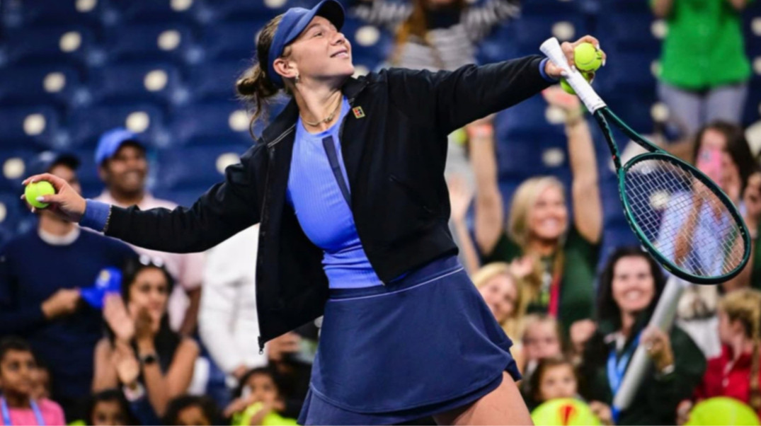 Действующая чемпионка не доиграла матч против экс-первой ракетки мира на старте турнира в Дохе