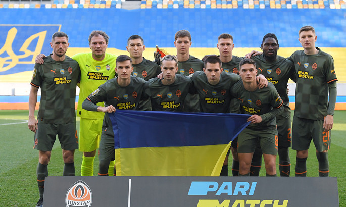 Гравці Шахтаря зустрілися з українськими військовими після матчу з Вересом