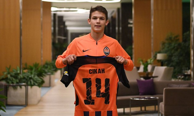 Шахтар підписав 17-річного таланта з Карпат в першу команду