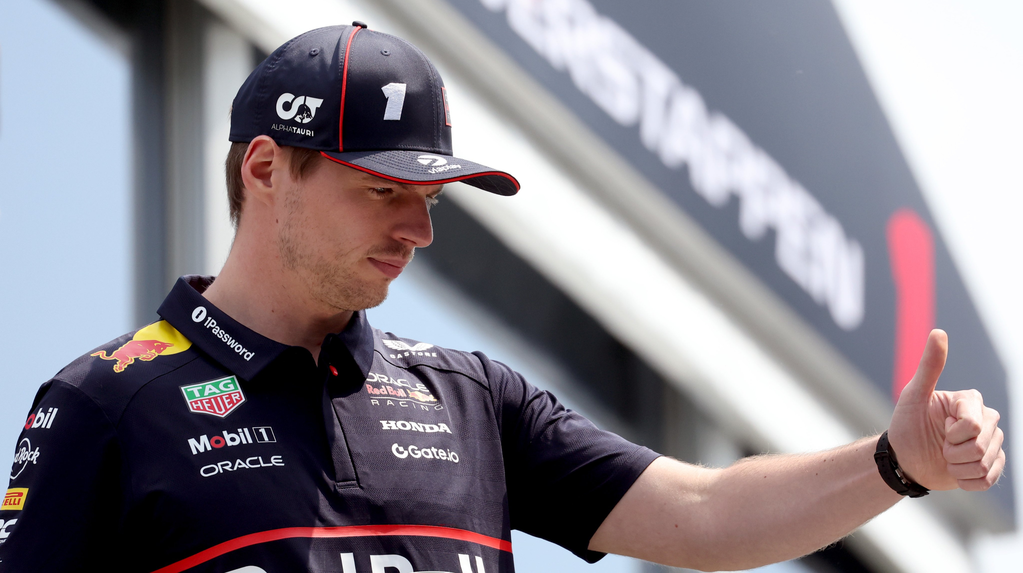 Вольфф не опроверг слова Расселла о заинтересованности Мерседес в Ферстаппене