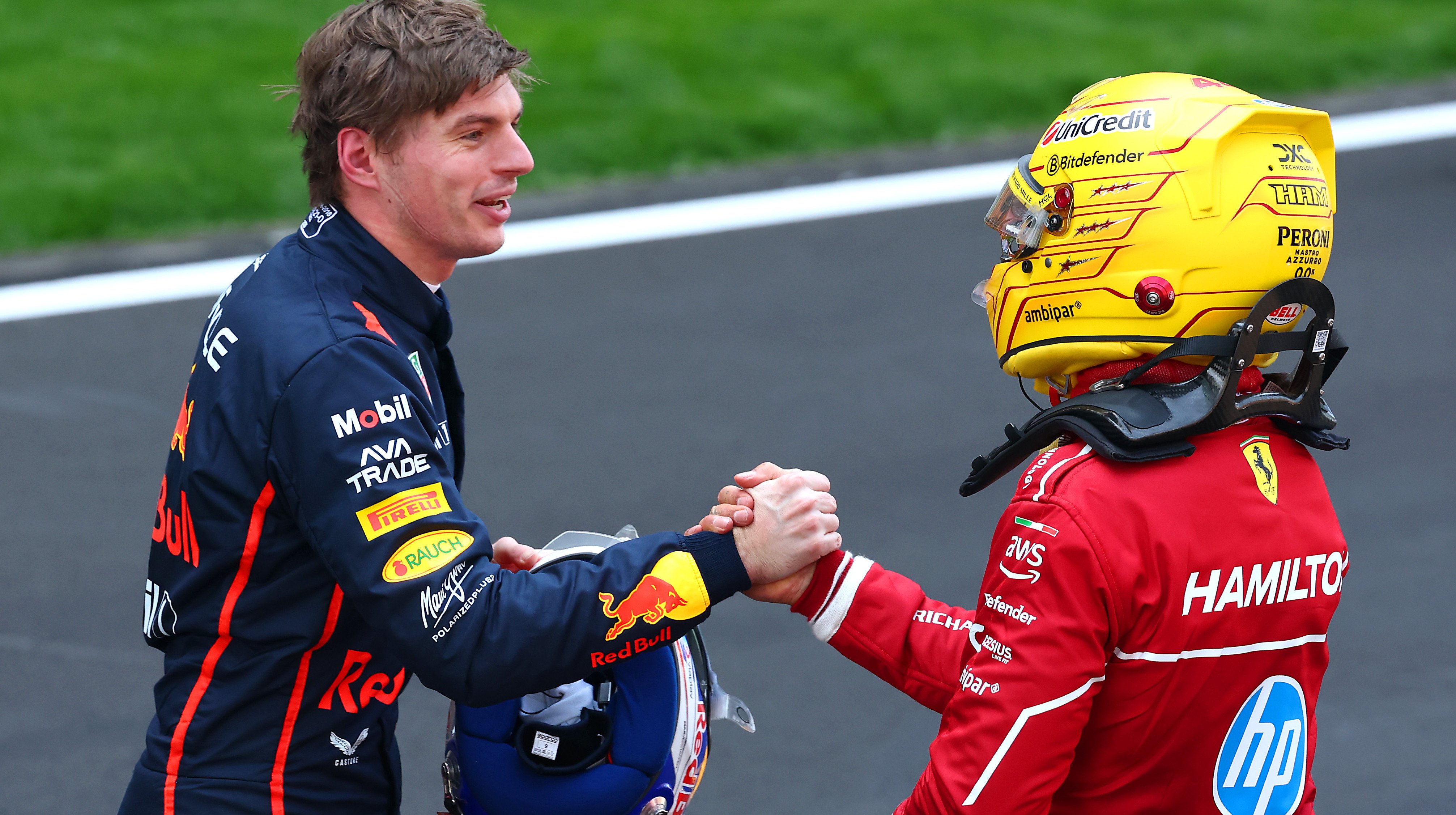Max Ferstapppen and Lewis Hamilton