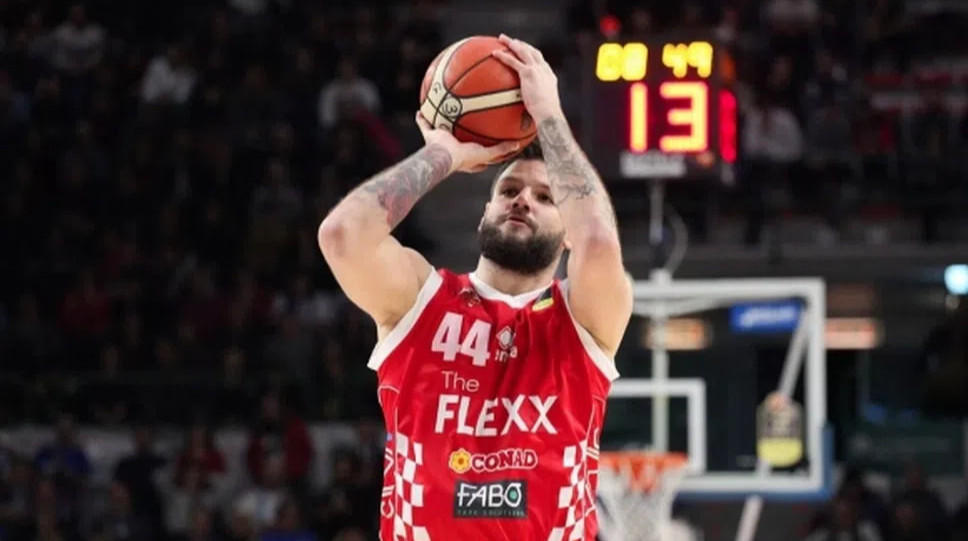 Болельщики итальянского клуба атаковали автобус соперников – погиб водитель