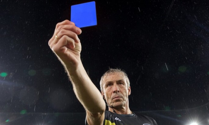 Міжнародна рада футболу введе сині картки