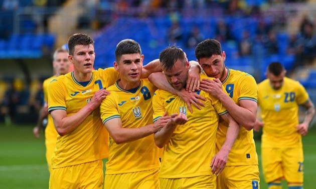 Зубков, Попов та Безус не потрапили до заявки збірної України на матч з Північною Македонією