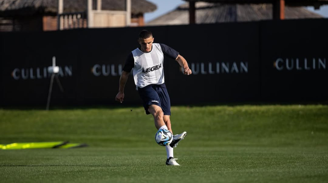 Рома позмагається з Лідсом за чорногорського нападника