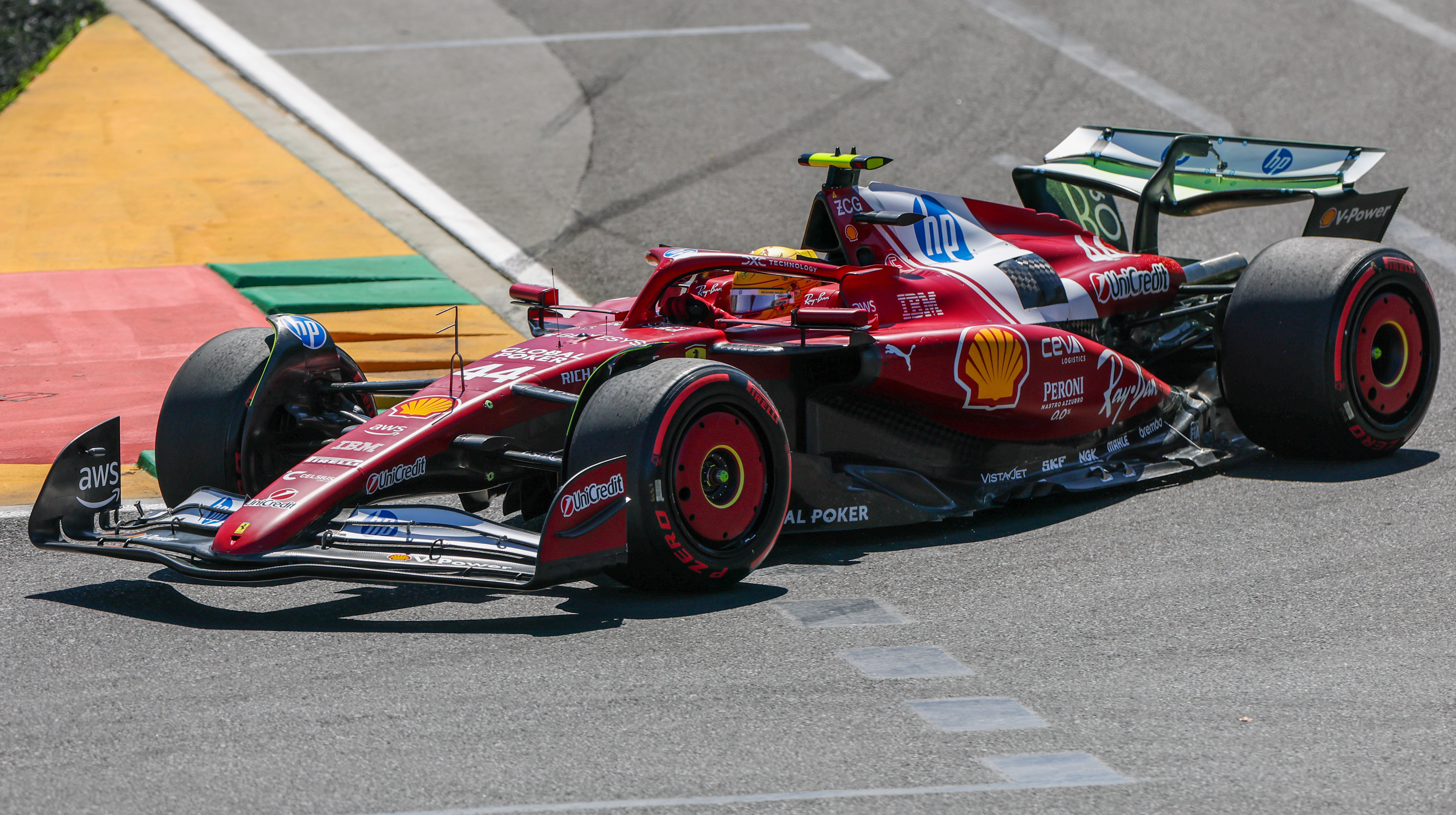 Гамильтон побил позорный рекорд Феррари, который держался 43 года