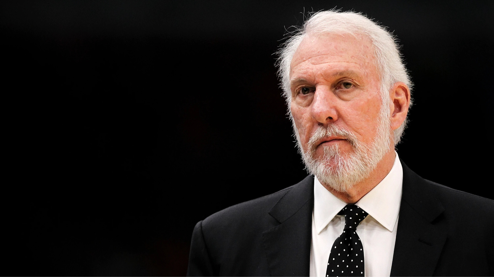 Фанати зустріли оваціями легендарного Грегга Поповича, який пересувався за допомогою тростини