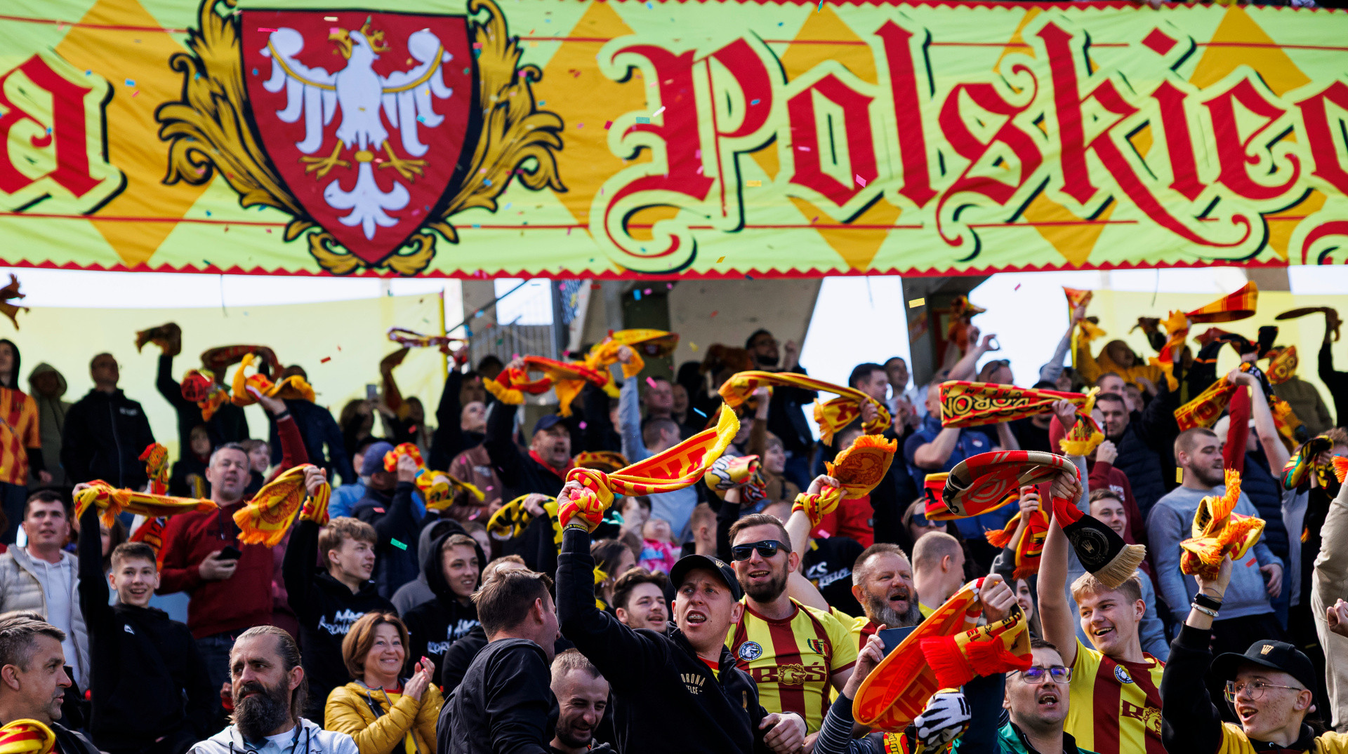 Екстракляса б’є рекорди: польські клуби генерують мільйони, заповнюють стадіони та розривають Лігу конференцій
