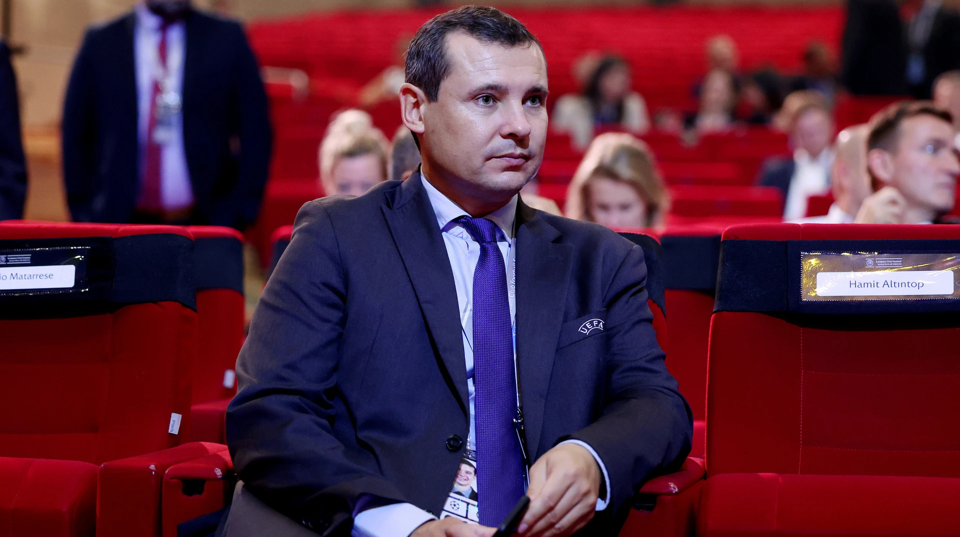 Правозащитные организации раскритиковали ФИФА после ухода директора, который критиковал Инфантино
