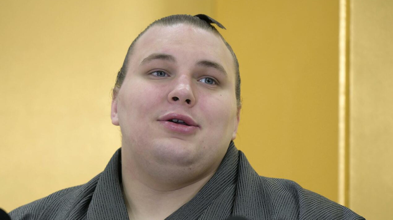 Сумоїст Аонішкі розповів, що хоче подарувати собі на день народження