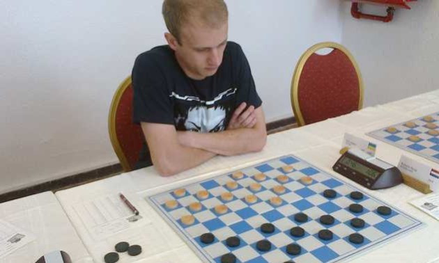 Українець Анікєєв виграв чемпіонат Європи з шашок