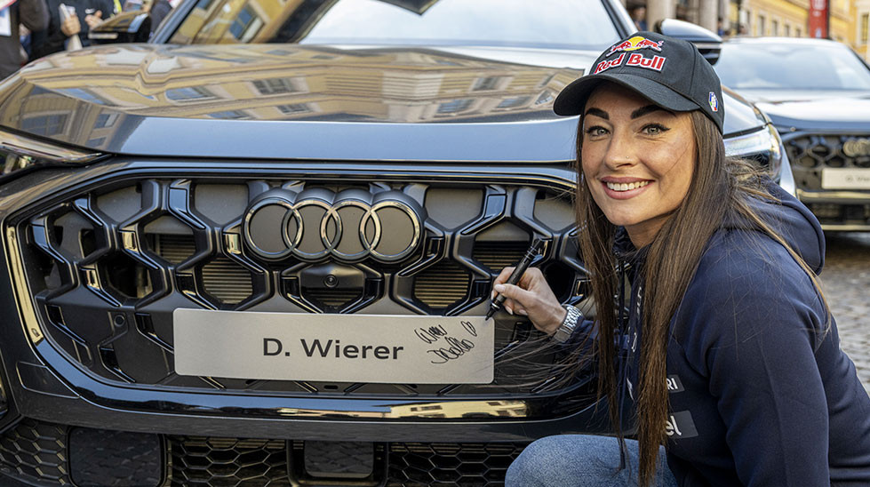 Самая красивая биатлонистка мира получила элитный автомобиль в подарок