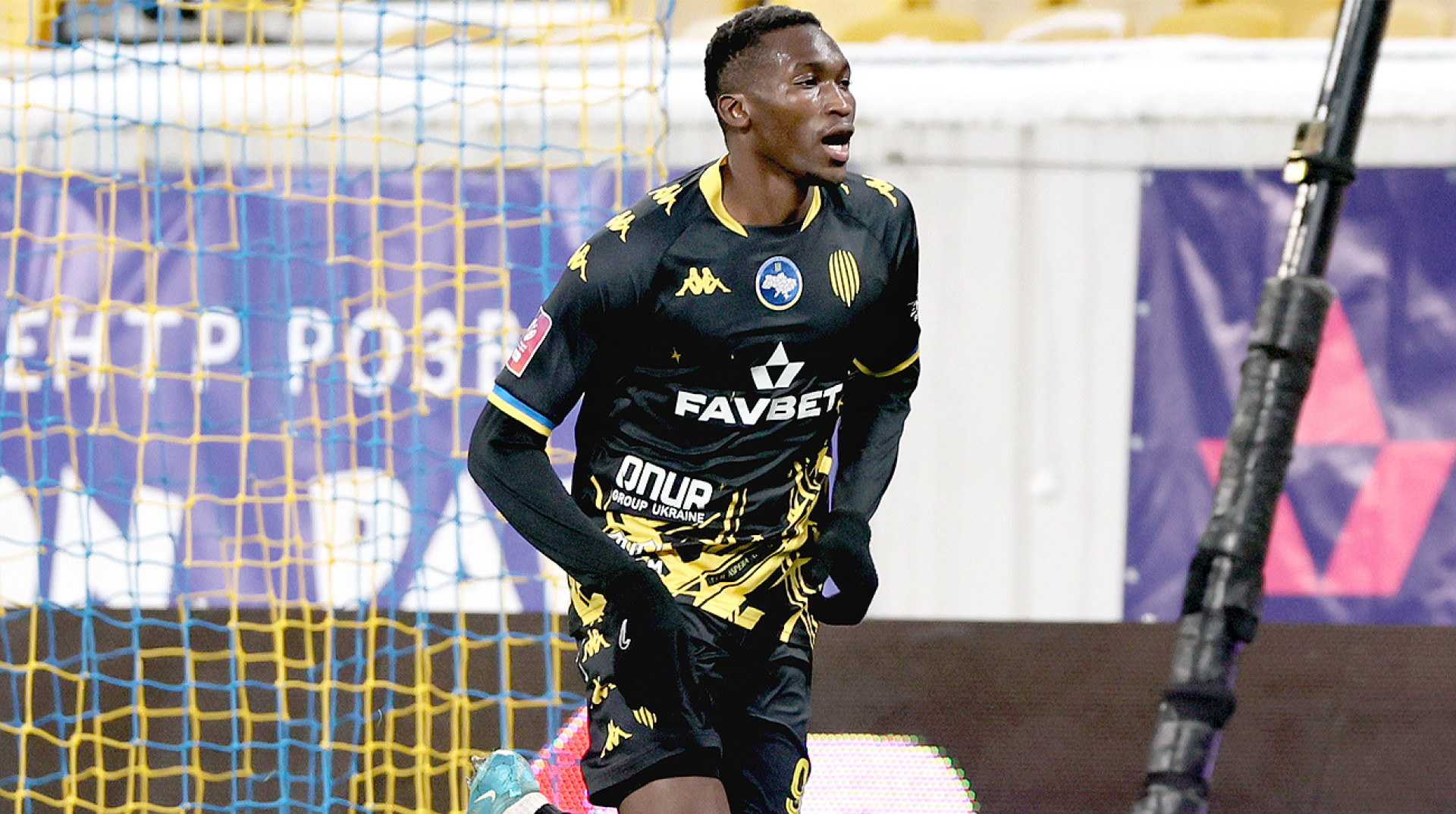 Карпати підпишуть лідера Руха та віддадуть Невеса в оренду