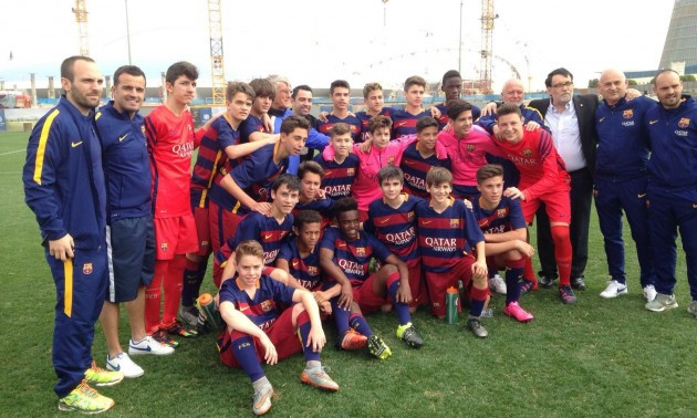 Барселона U-14 після перемоги пішла втішати суперників. ВІДЕО