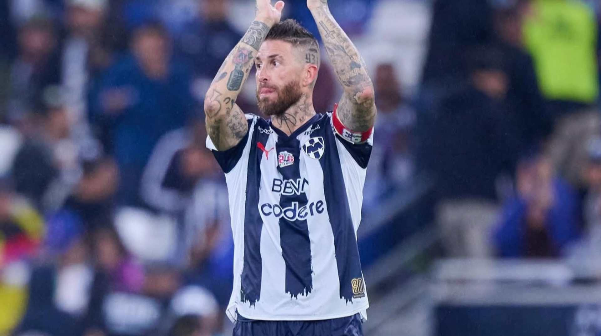 Легендарний капітан Реала зробив собі татуювання на потилиці із гербом своєї родини: фото