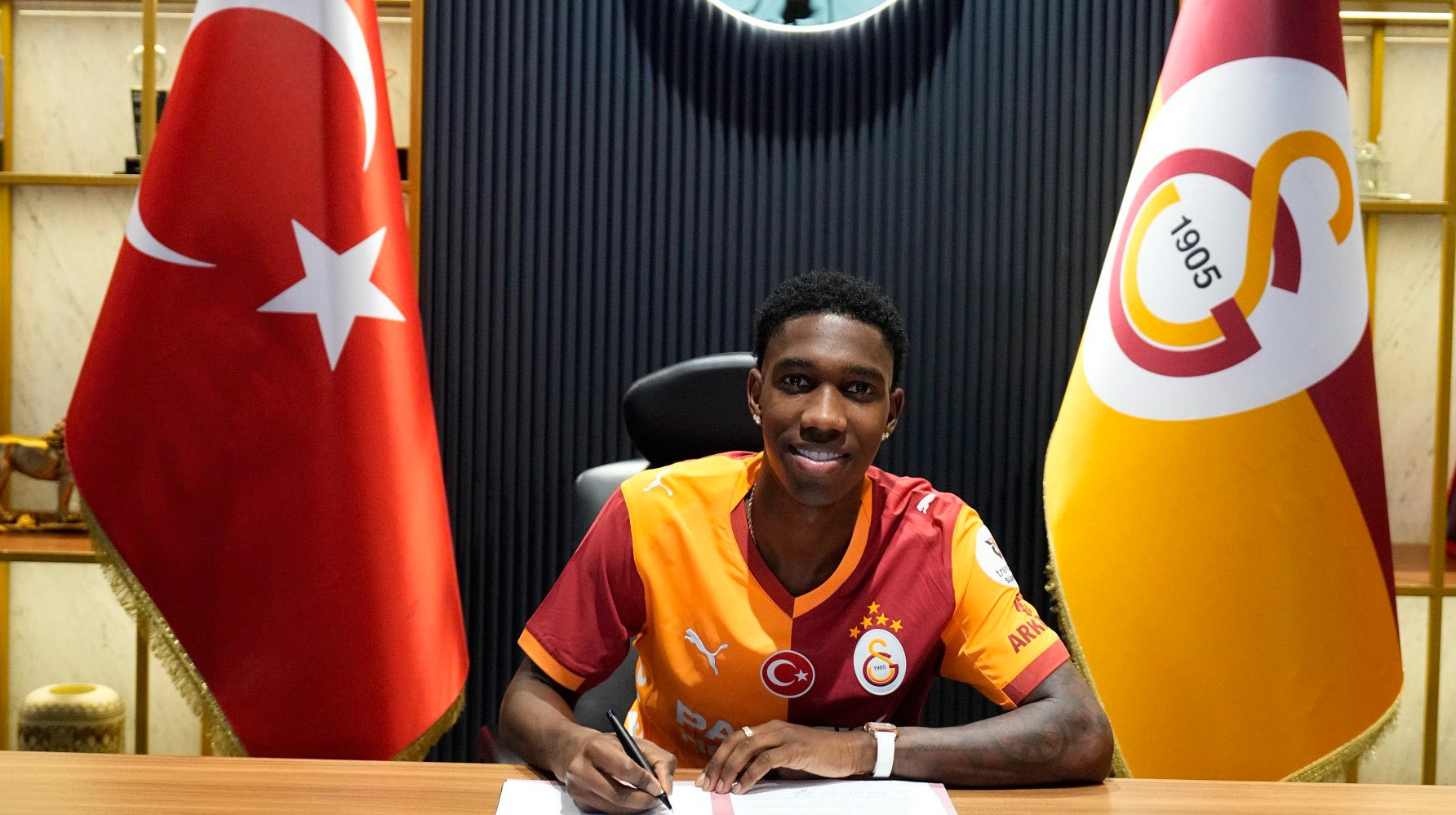 Турецкий гранд арендовал одноклубника Цыганкова и Ваната