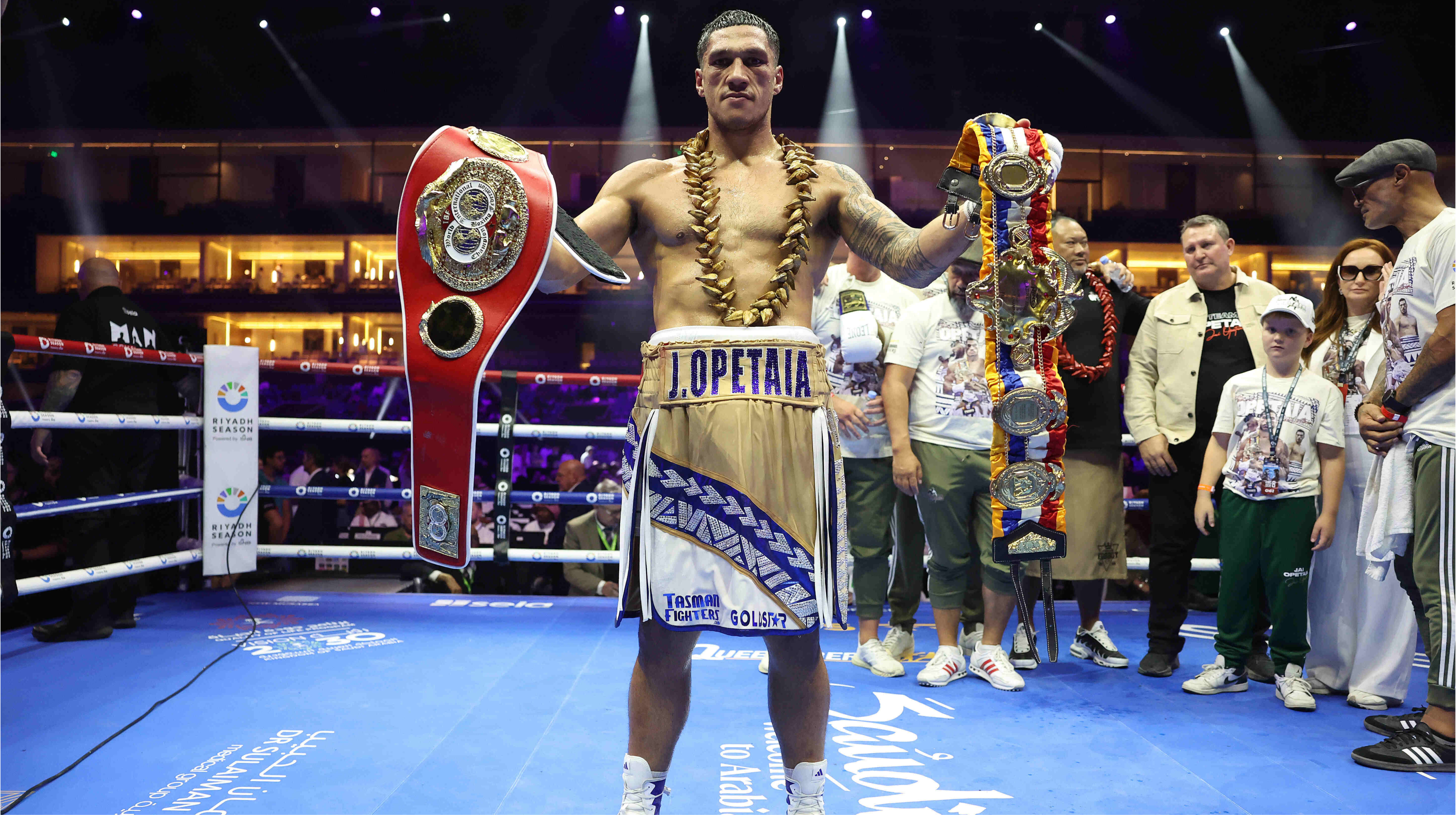 Екссуперник Усика назвав боксера, який міг би перемогти українця