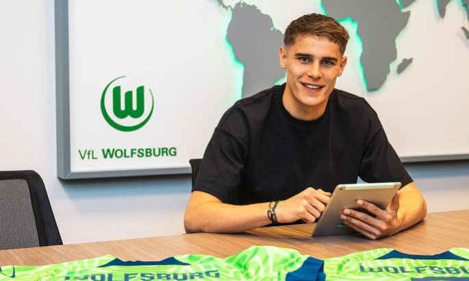 Тоттенгем має намір підписати захисника Вольфсбурга ван де Вена