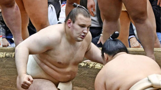 Сумоїст Аонішікі висловився про Усика та Іноуе