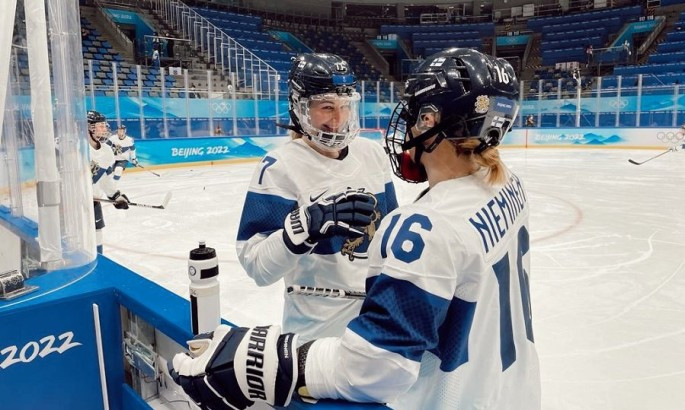 Жіноча збірна Фінляндії з хокею зіграє у масках в матчі з ОКР на Олімпіаді