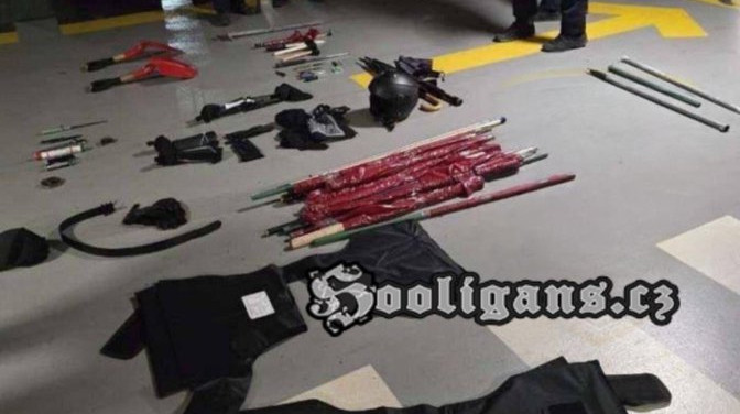 Поліція заарештувала понад 100 озброєних фанатів Роми напередодні матчу проти Ніцци