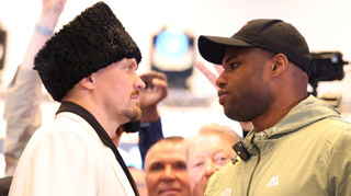 Тренер Дюбуа розповів про відмінність Усика та Вордлі: Він виснажує психологічно