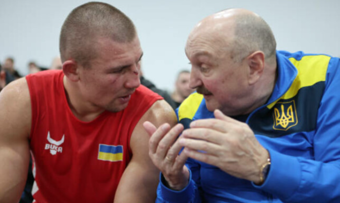 Провідний боксер збірної України повернувся до тренувань після операції на руці