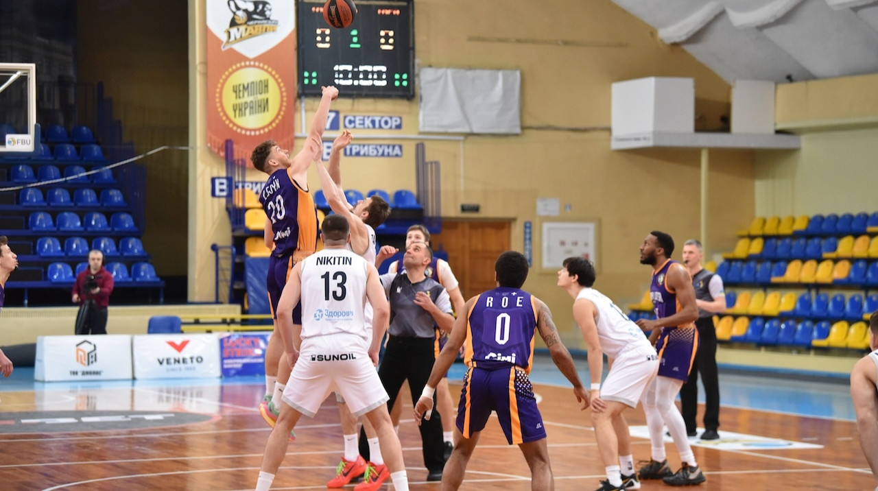 Харківські Соколи у важкому поєдинку Суперліги перемогли Старий Луцьк