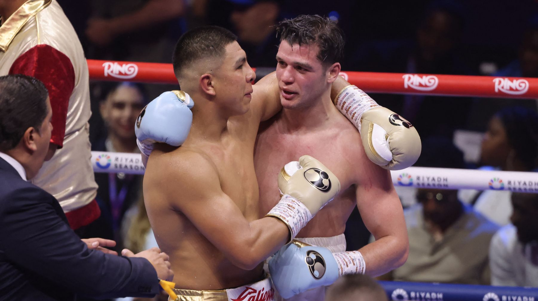 Мунгуя взял реванш у непобежденного француза Сураса