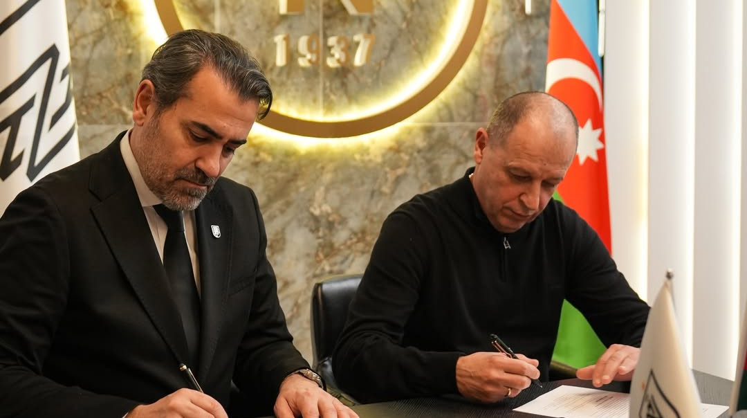 Вернидуб підписав контракт з Нефтчі