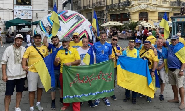 Стало відомо, скільки українців підтримають нашу збірну в Глазго