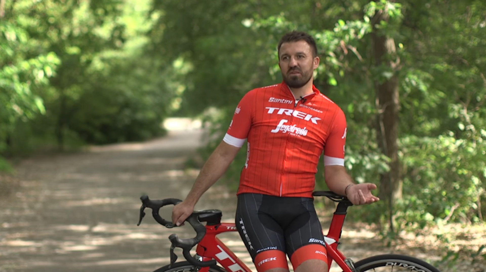 Спортдир на Джиро: известный украинский велопрофи раскрыл, какие зарплаты у спортсменов и спортивных директоров