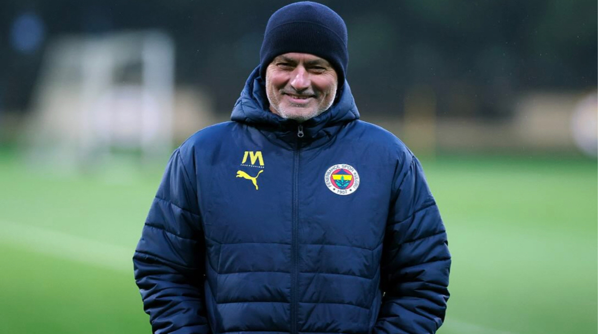 Особенный в шоке: заядлый фанат поцеловал Моуринью в лифте