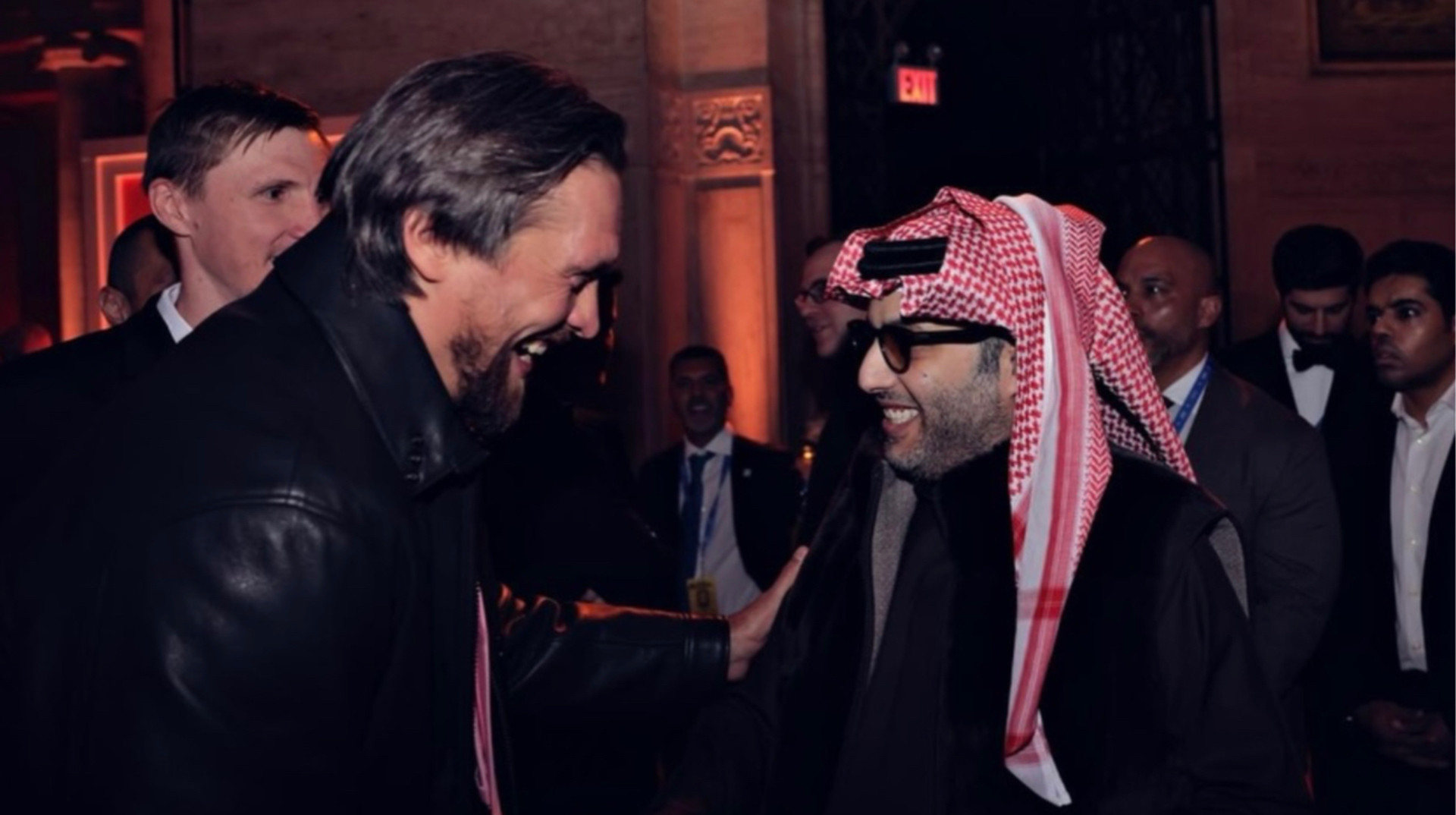 Усик вразив організаторів церемонії The Ring дитячим фокусом із резинками