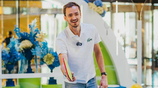 Знову за своє: росіянин Мєдвєдєв прилюдно вилаявся після матчу на турнірі в Шанхаї