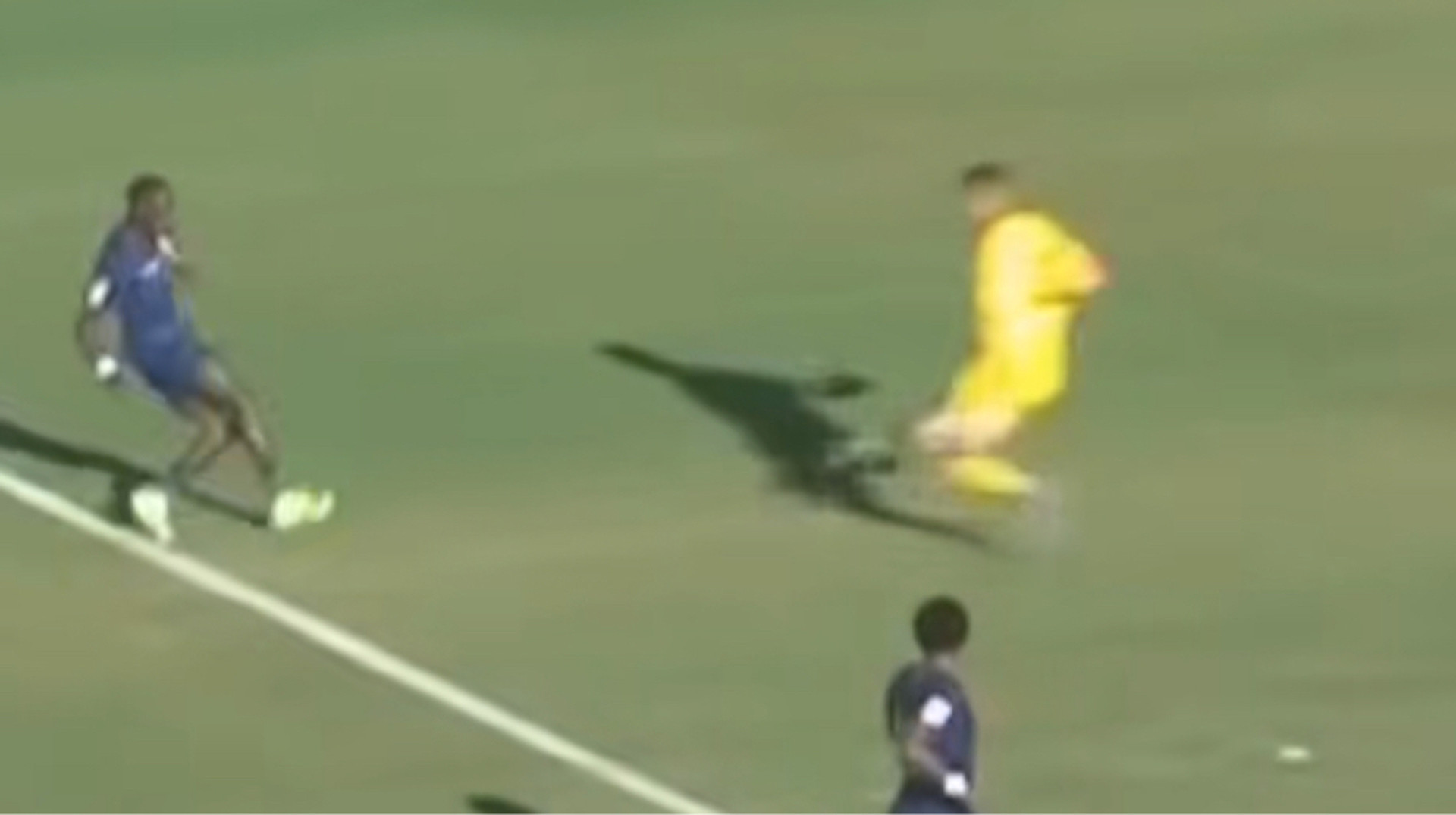 Божевільний матч відбору на ЧС-2026: гольова перестрілка, сумнівний офсайд і гол поміж ніг з центру поля