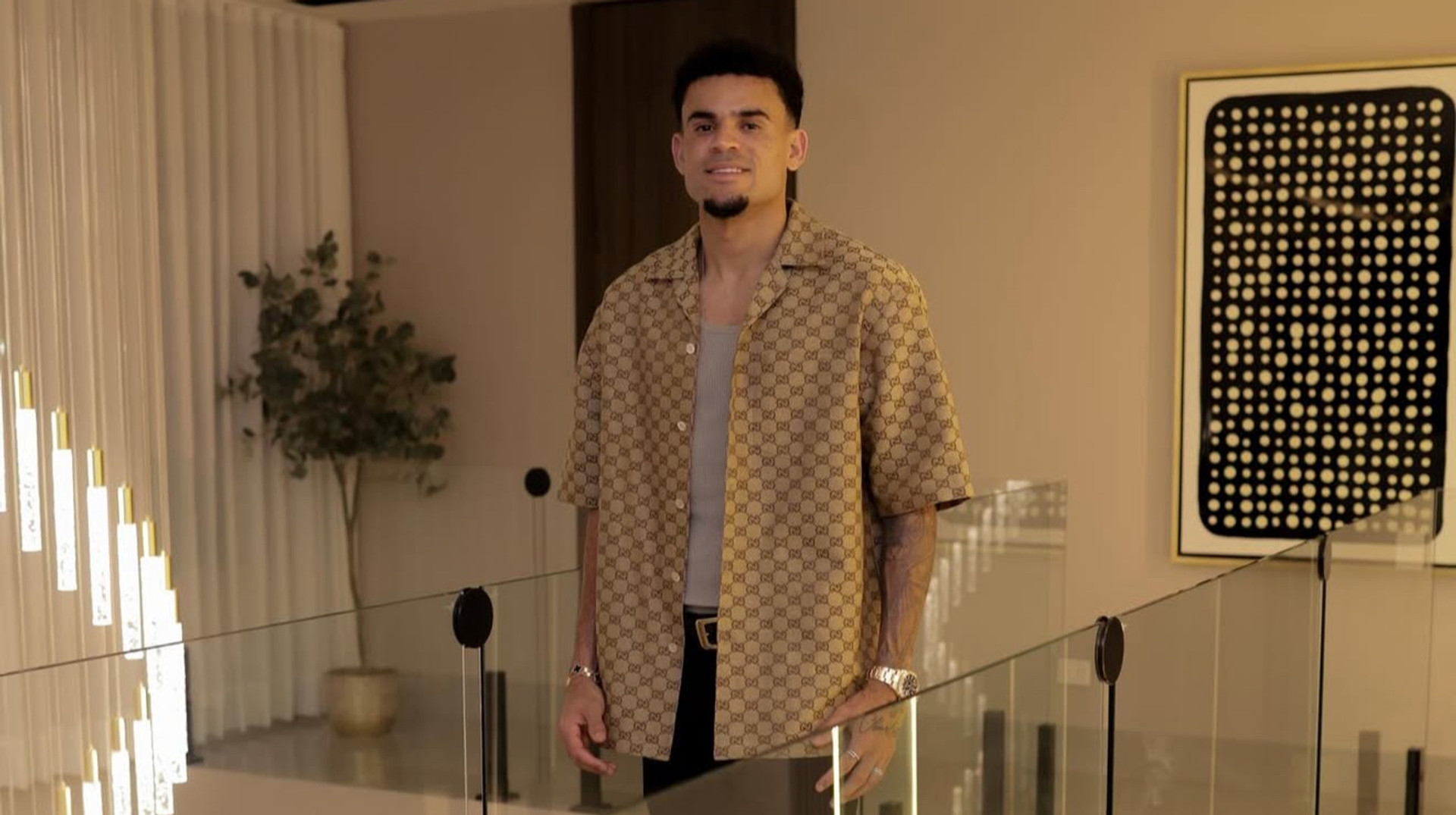 Приховані таланти: лідер Баварії несподівано дебютував у музиці, випустивши кліп