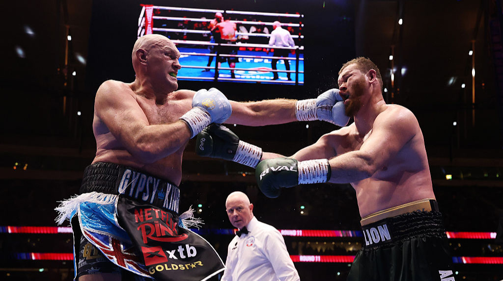 Один не сильно хотів, інший не міг: огляд бою Ф'юрі – Махмудов