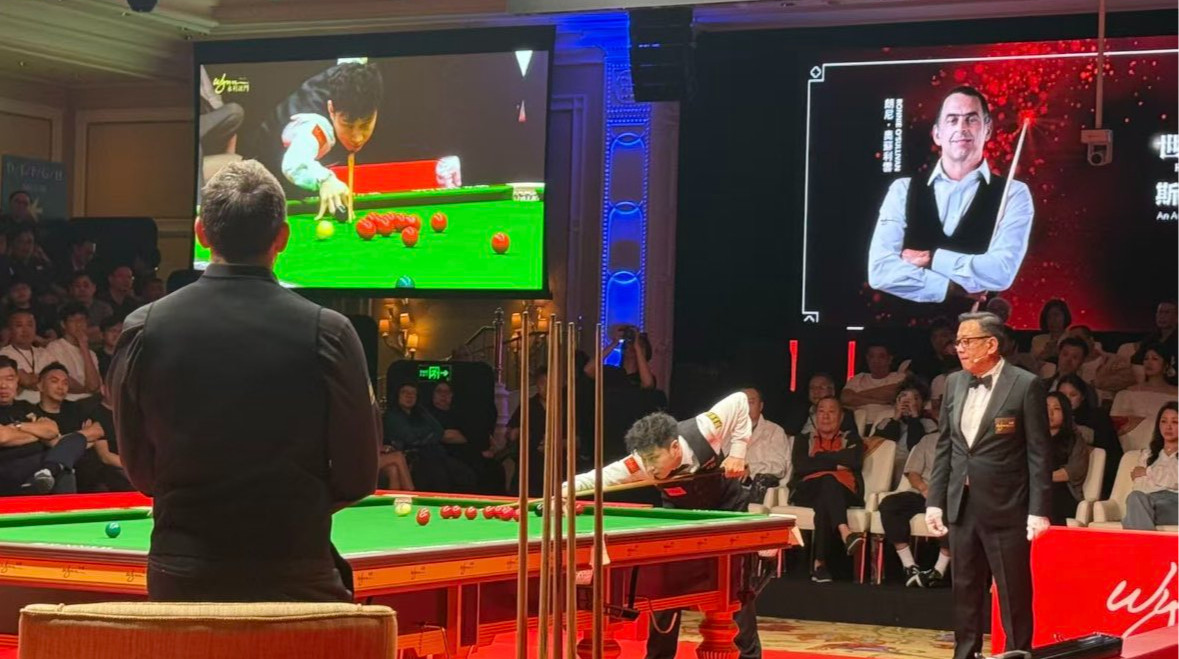 О'Салливан и Синьтун провели выставочный матч в отеле: определился победитель