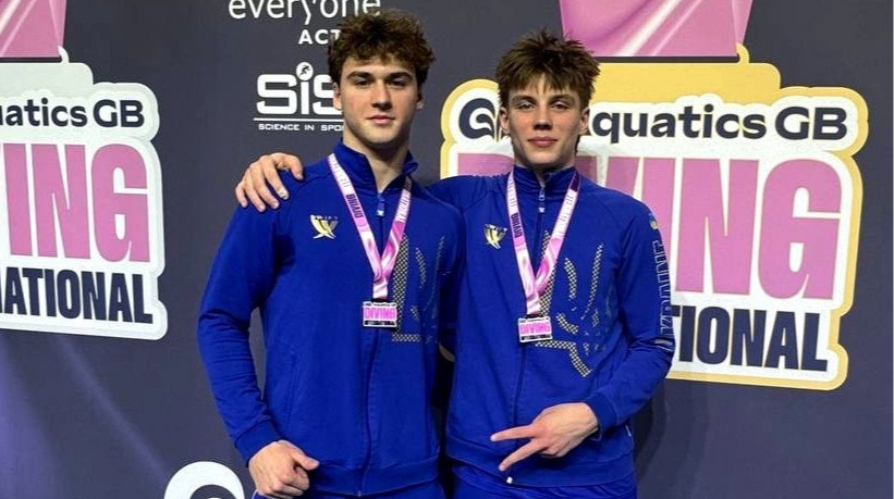 Украинский дуэт завоевал серебряные медали на международном турнире в Шеффилде