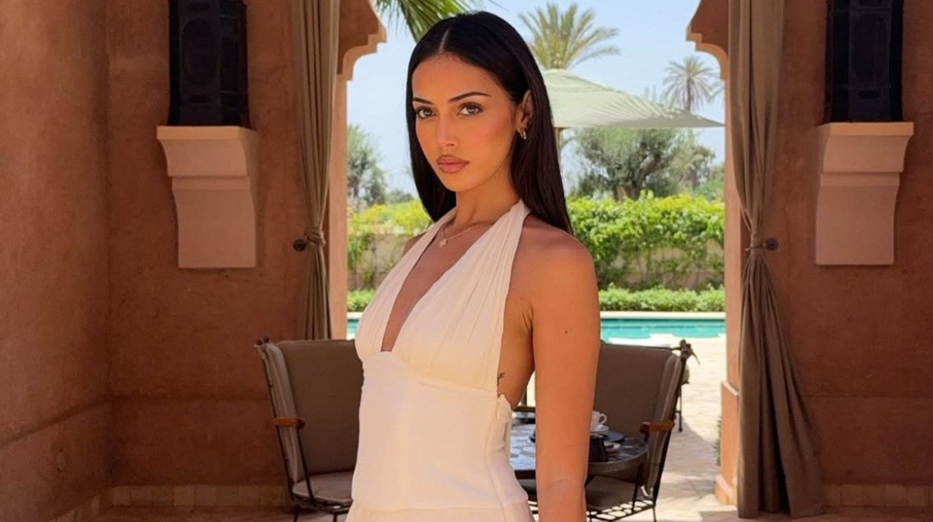 Колишня зірка англійського футболу зрадив дівчині-моделі під час вечірки на Ібіці