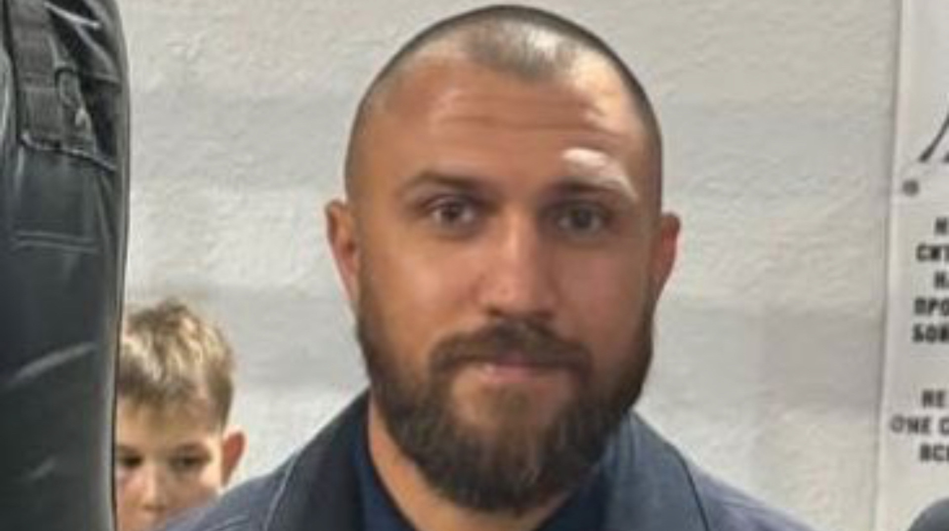 Погладшав після завершення кар'єри: Ломаченко помітили на боксерському турнірі в Ізмаїлі