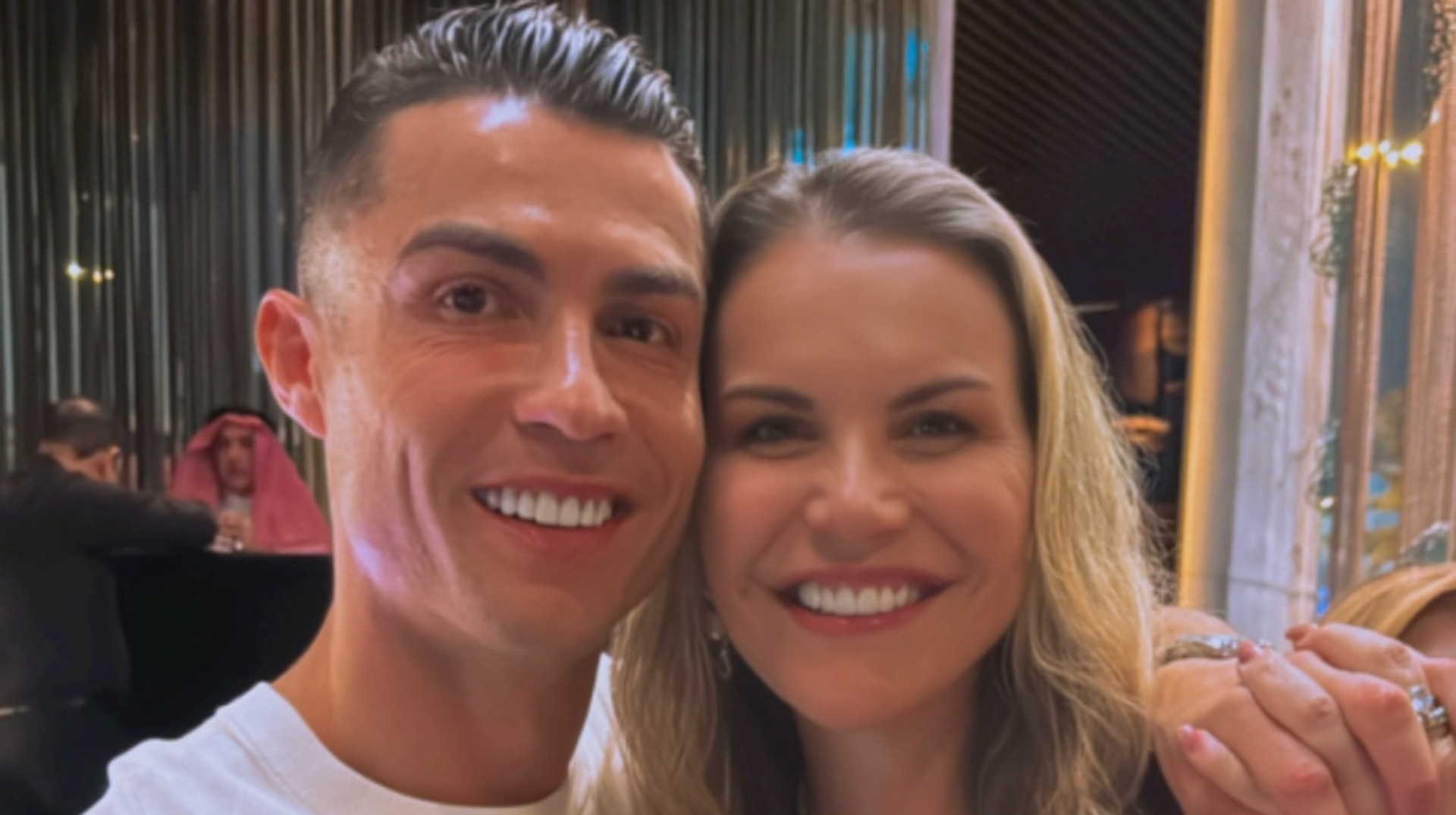 Сестра Роналду резко ответила фанатам относительно помолвки Криштиану с Джорджиной