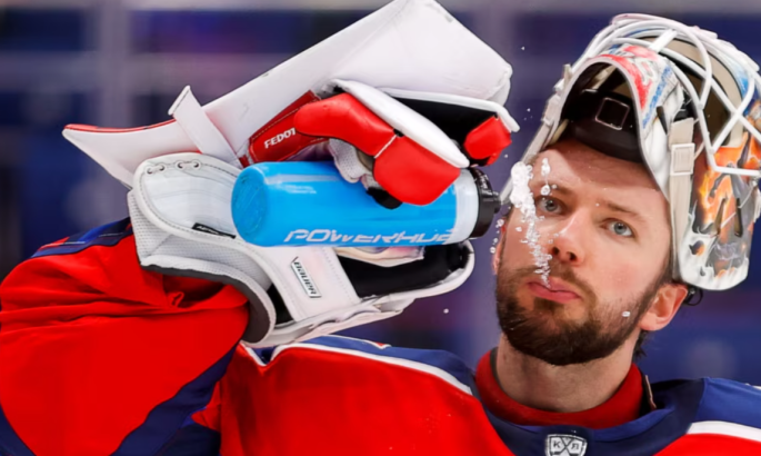 Російський воротар, якого примусили відслужити в армії, зумів утекти до НХЛ