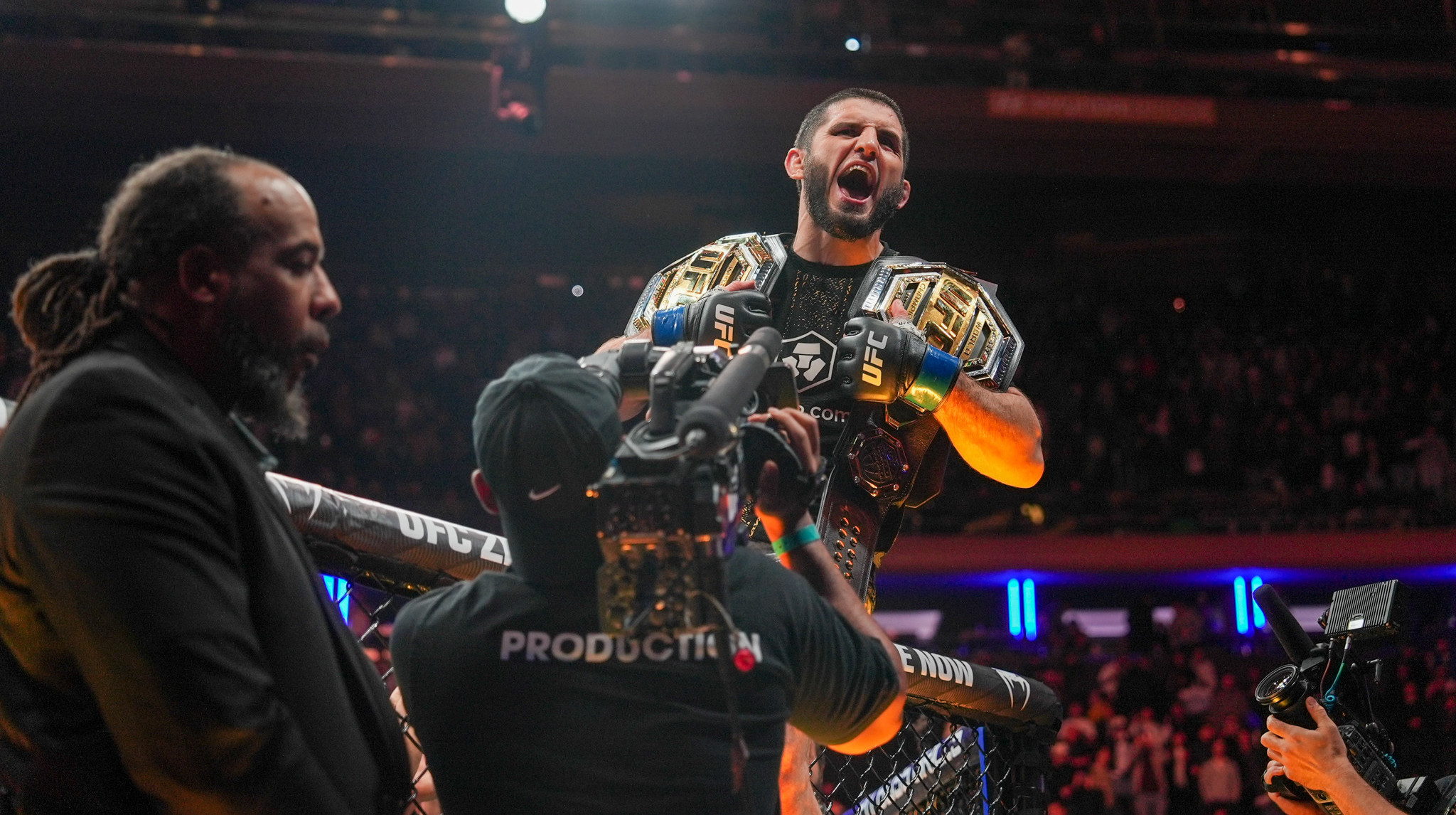 Махачєв переміг Маддалену та став чемпіоном UFC напівсередньої ваги