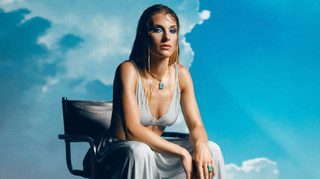 Шикарна засмага та ідеальна форма: Харлан поділилася теплим знімком з пляжу